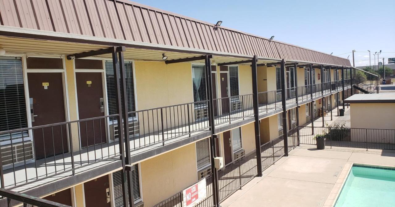 West Texas Inn & Suites Midland Exterior photo