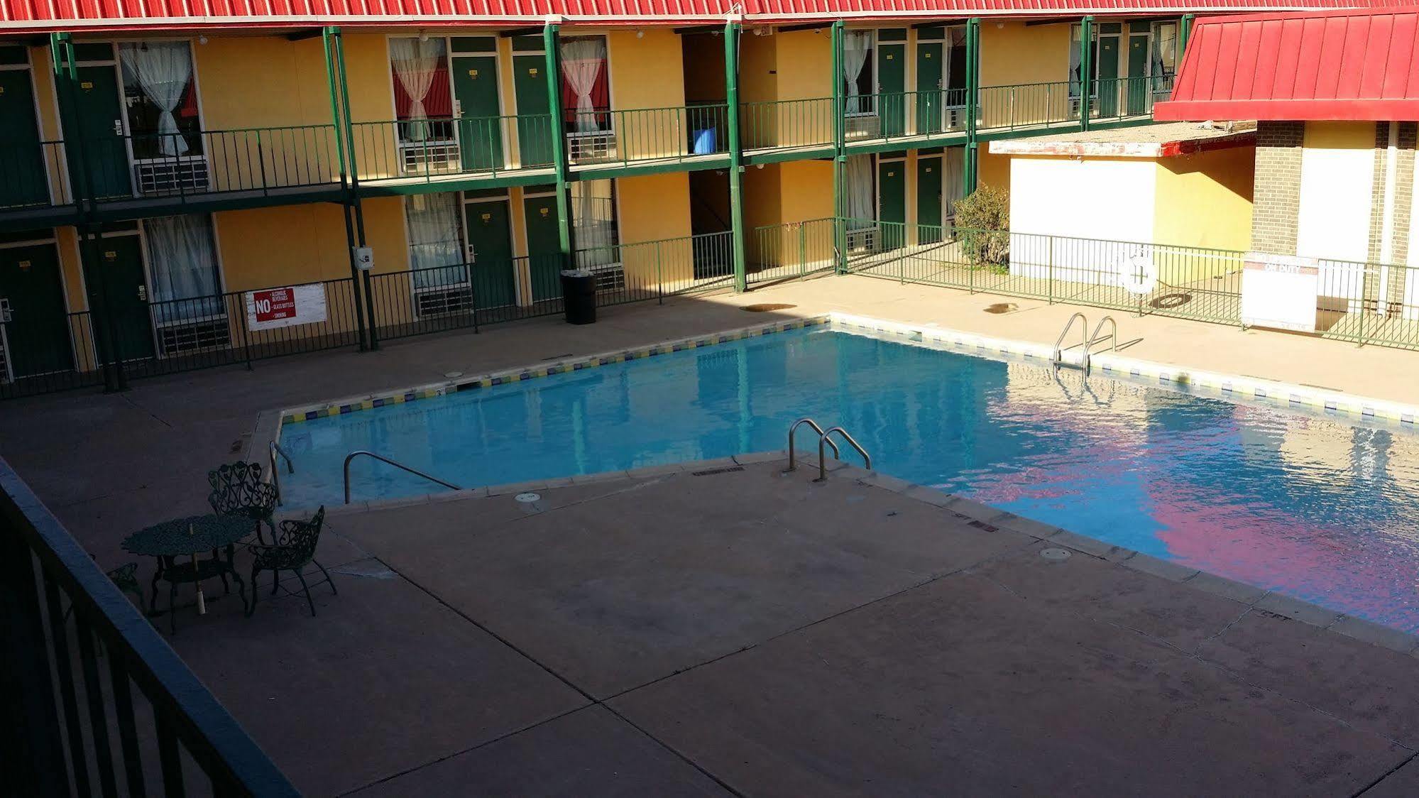 West Texas Inn & Suites Midland Exterior photo